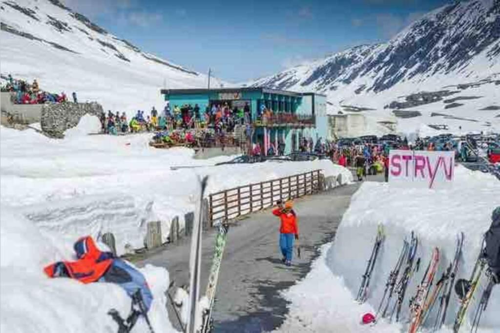 Hytte I Stryn Med Elbil Lader Екстер'єр фото